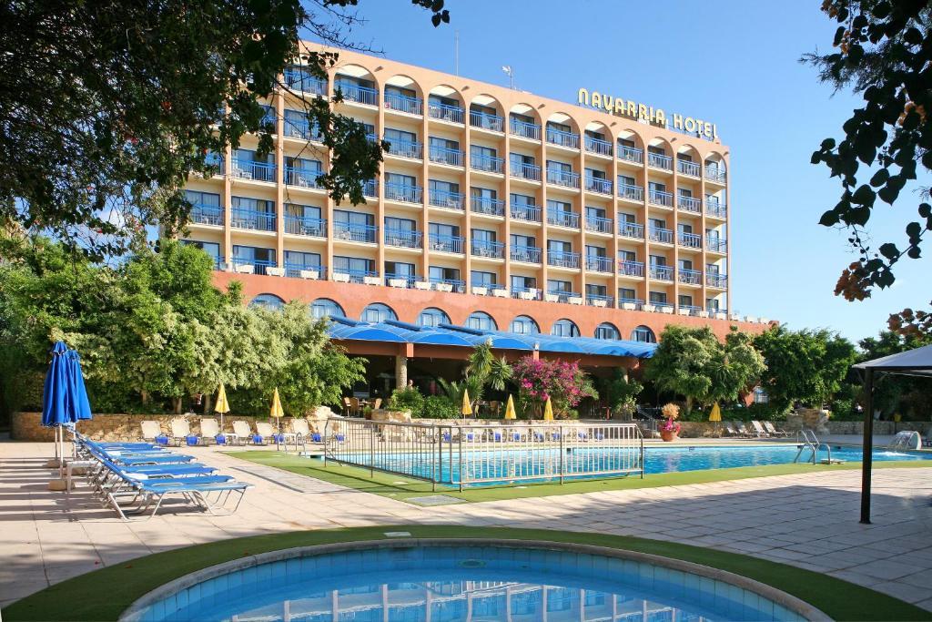 Navarria Blue Hotel Лимасол Екстериор снимка